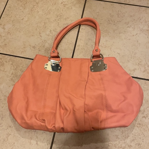 Beautiful Peach Handbag - Picture 1 of 2